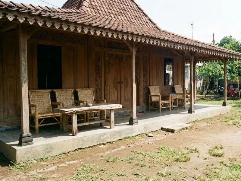 Rumah 6×9 Gaya Jawa Tradisional dengan Teras