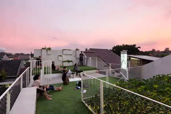 Eksterior rooftop rumah minimalis 2 lantai
